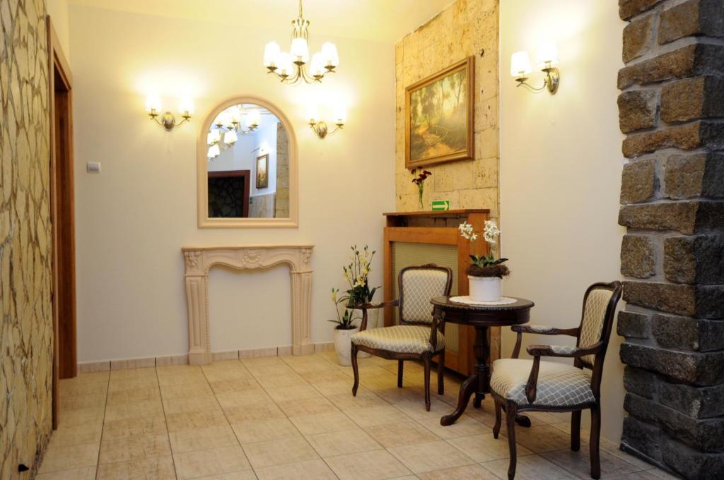 Hotel Rebajlo Піла Екстер'єр фото