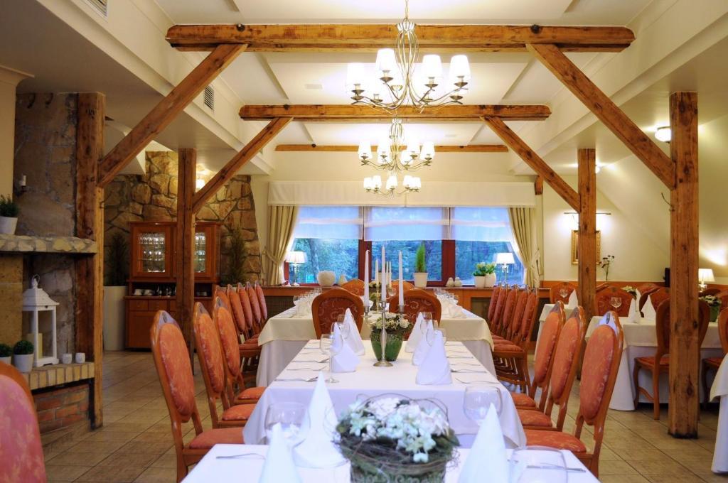 Hotel Rebajlo Піла Екстер'єр фото