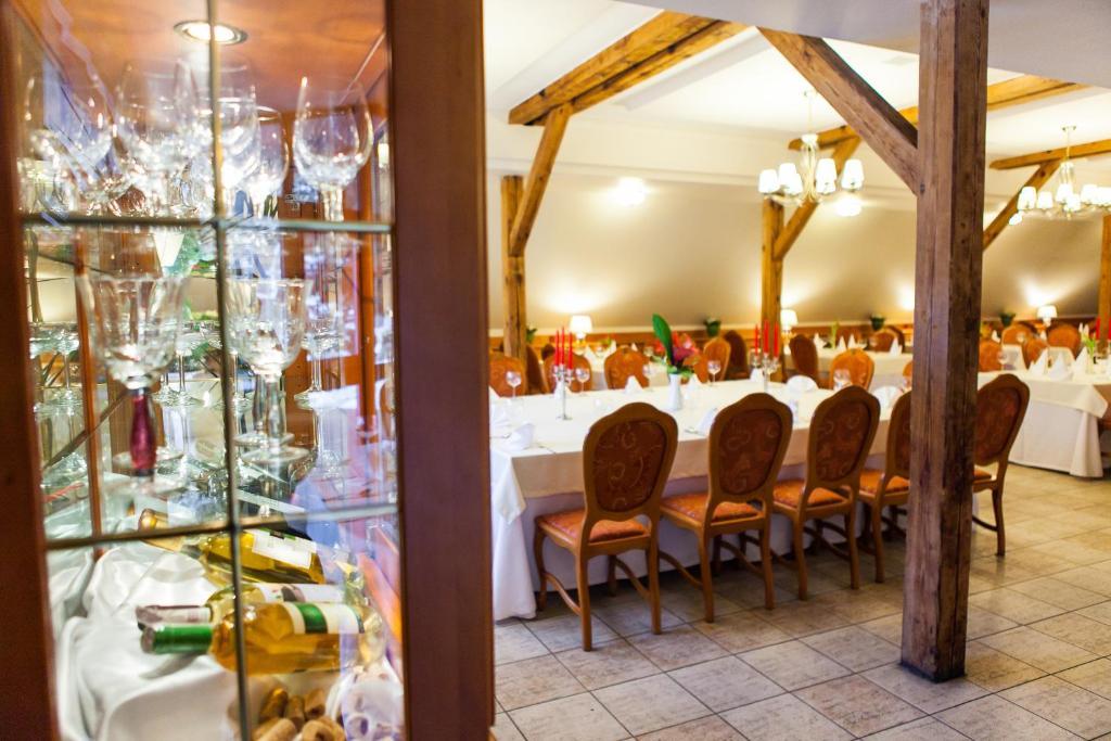 Hotel Rebajlo Піла Екстер'єр фото